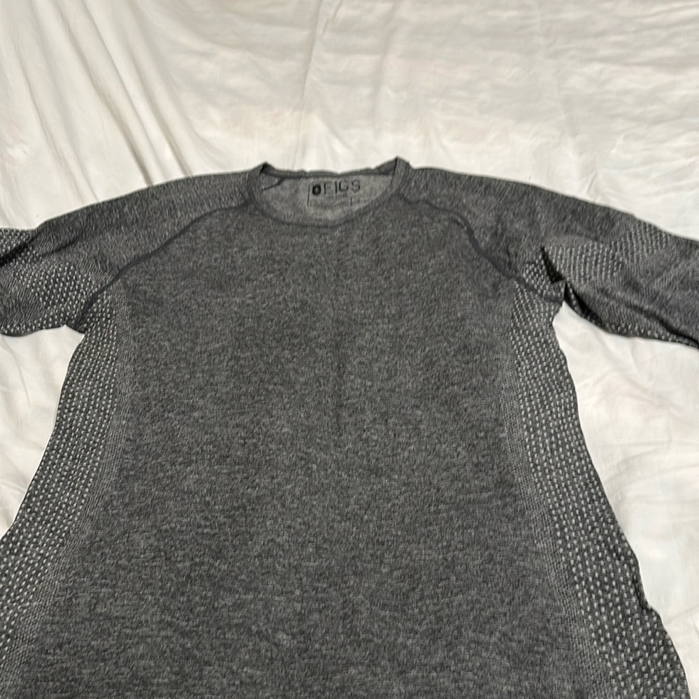 Long sleeve fig undershirt